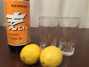 ニシノコンサルで話題！黒糖焼酎まんこいで日本一のレモンサワーに挑戦 アイキャッチ